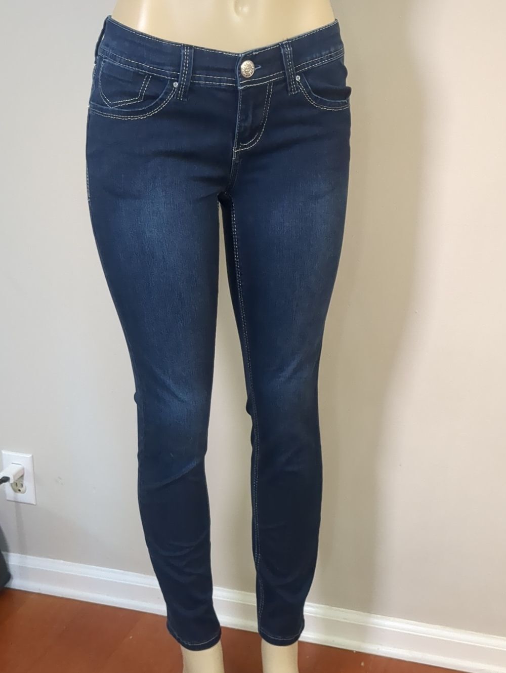 Seven 7 Est 1964 Women's Dark Wash Skinny Jeans Size 4 Signature S Pocket